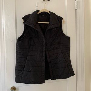 Black north face vest!